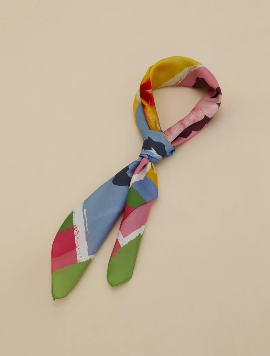 Marina Rinaldi Women's Pink Silk Neckerchief – Elegant Fashion Scarf