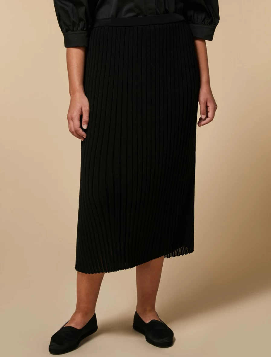 Marina Rinaldi Women's Black Crepe Knit Skirt - Elegant Stretch Fit Midi Length